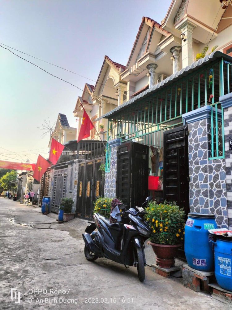 Bán nhà đẹp gần ở đường Nguyễn Công Trứ , cách trường học đông hoà mầm non