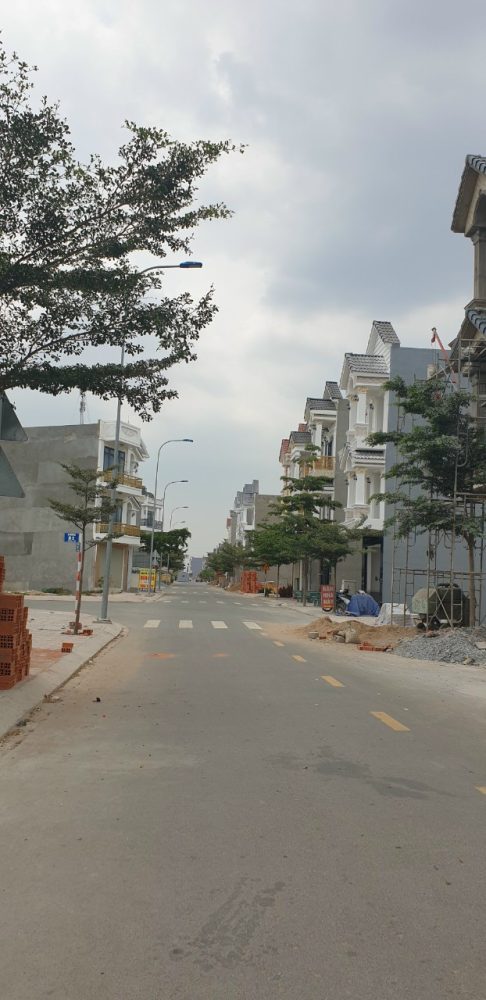Bán nhà sổ hồng riêng trệt , hai lầu hoàn công mới hoàn thiện phường Bình Chuẩn , TP Thuận An , Bình Dương