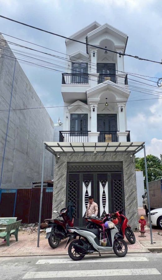 Nhà đất Dĩ An cần bán căn nhà đẹp chính chủ, full nội thất