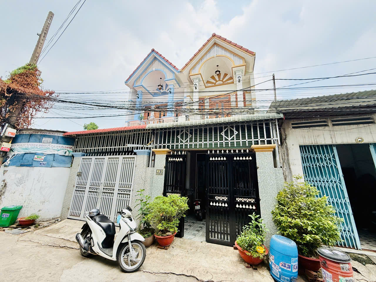Nhà đất Dĩ An cần bán căn nhà đẹp, vị trí trung tâm